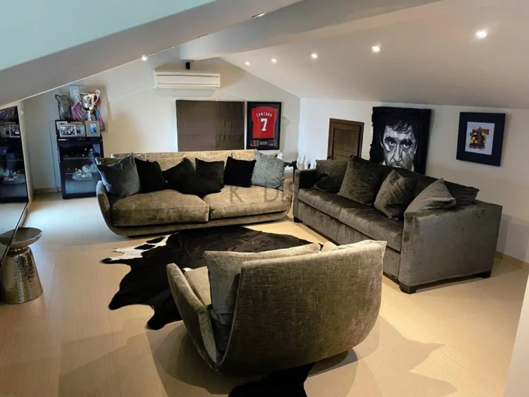 5 Bedroom House for Sale in Aradippou, Larnaca District