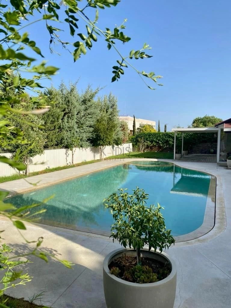 5 Bedroom House for Sale in Aradippou, Larnaca District