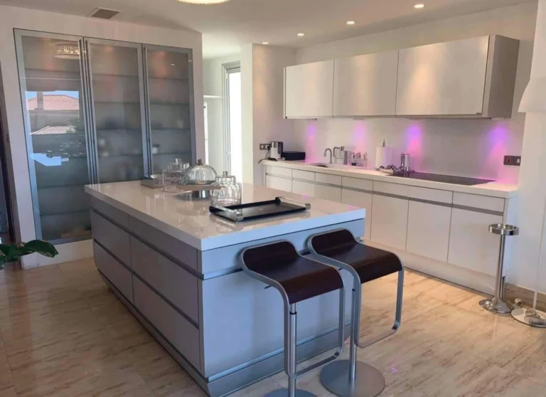 5 Bedroom House for Sale in Agios Tychonas, Limassol District