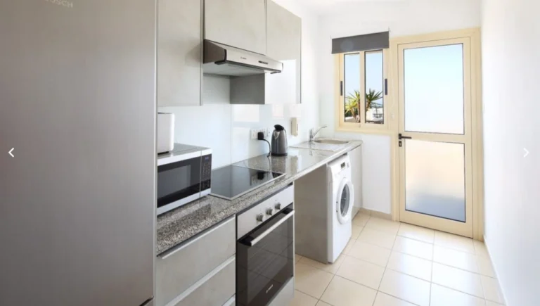 2 Bedroom Apartment for Sale in Paphos – Universal