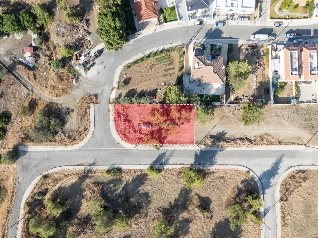 693m² Plot for Sale in Lythrodontas, Nicosia District