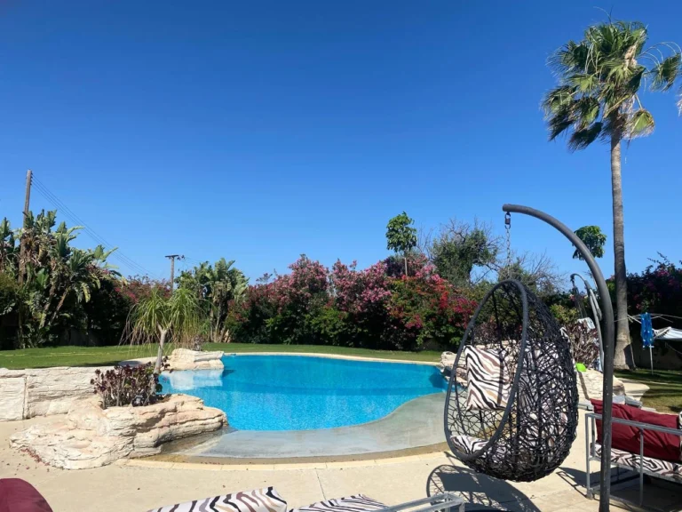 5 Bedroom House for Sale in Parekklisia, Limassol District