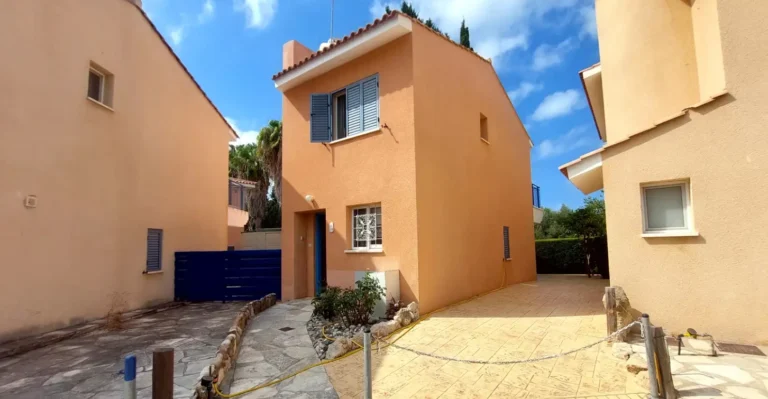 Cheap Houses and Villas for Sale Paphos up to 500000 euro