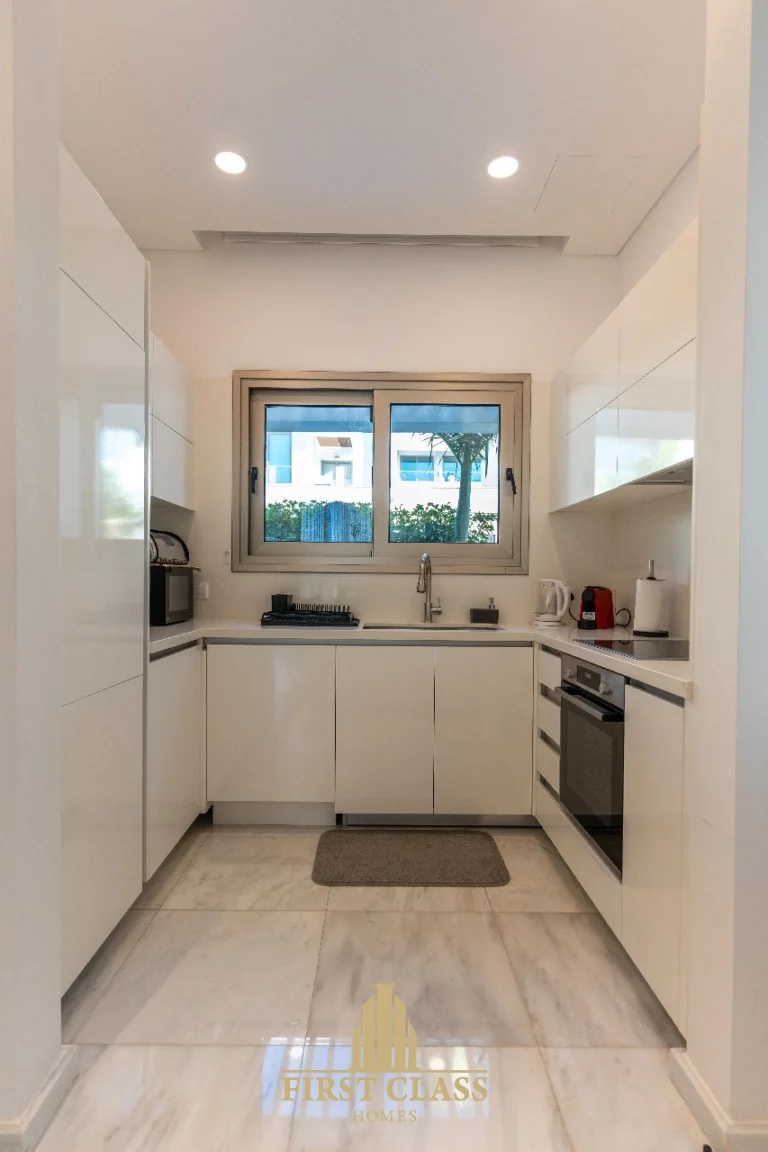 5 Bedroom House for Sale in Kissonerga, Paphos District
