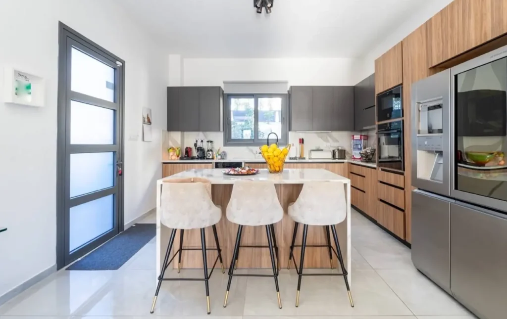 5 Bedroom House for Sale in Potamos Germasogeias, Limassol District