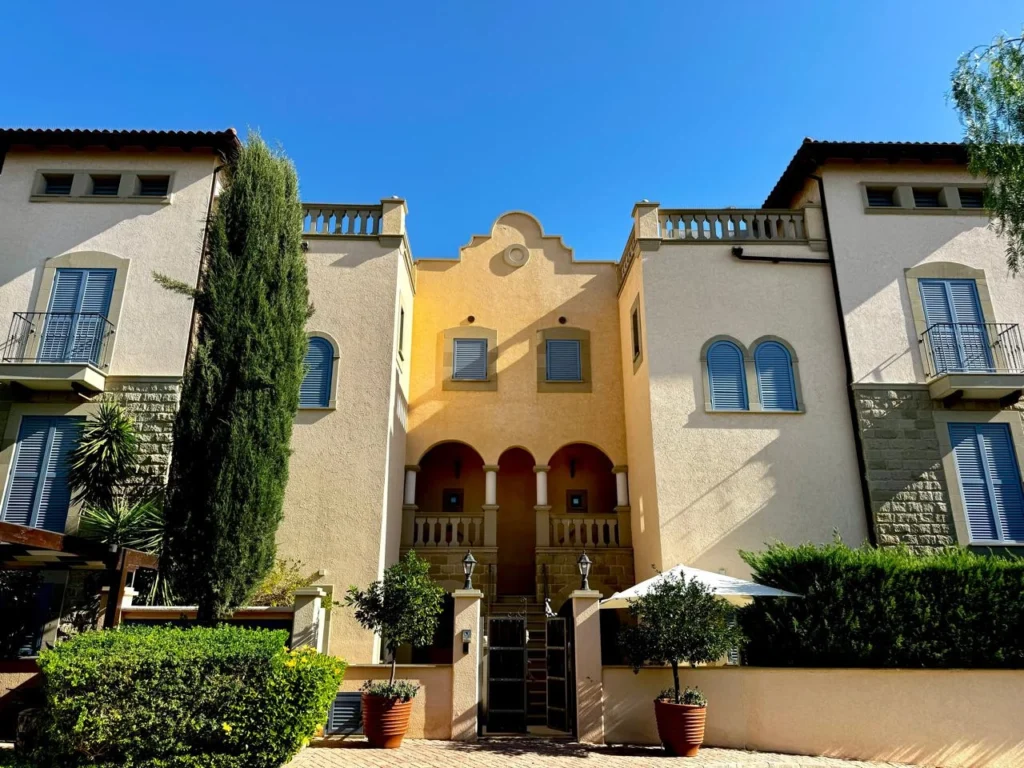 6+ Bedroom House for Sale in Limassol District