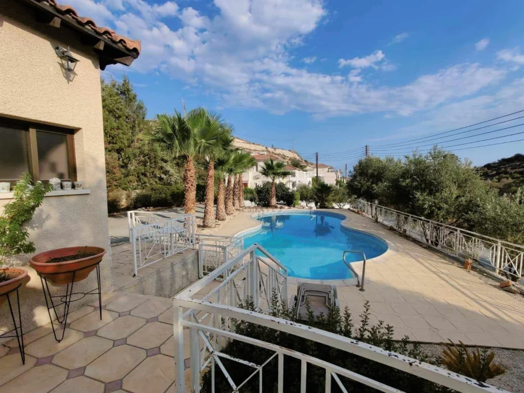 3 Bedroom House for Sale in Agios Tychonas, Limassol District