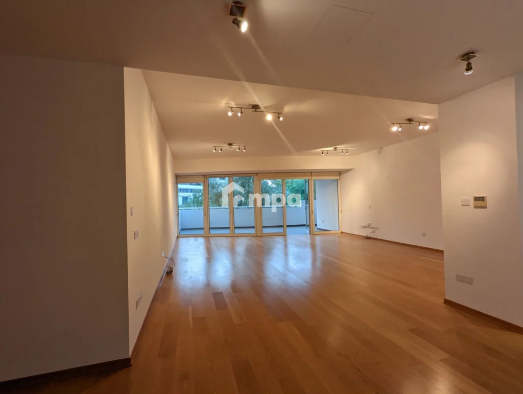 3 Bedroom Apartment for Rent in Agioi Omologites, Nicosia District