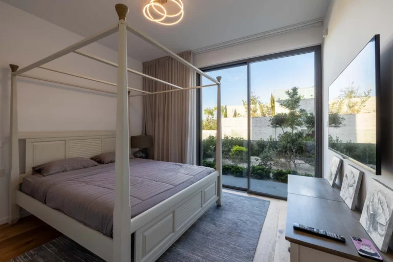 5 Bedroom House for Sale in Armou, Paphos District