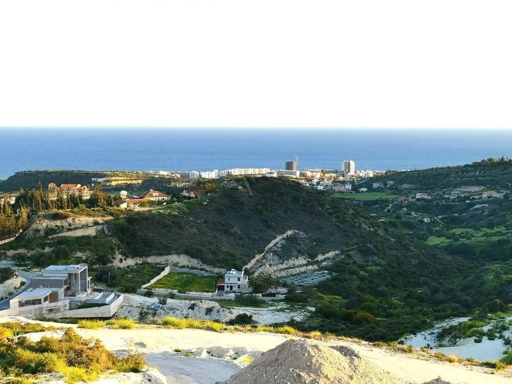 860m² Plot for Sale in Agios Tychonas, Limassol District