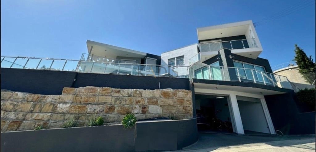 5 Bedroom House for Sale in Limassol – Agios Athanasios