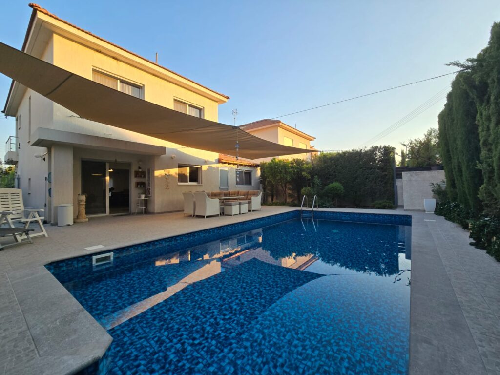 4 Bedroom House for Rent in Parekklisia, Limassol District