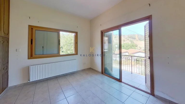 4 Bedroom House for Sale in Kampos, Nicosia District