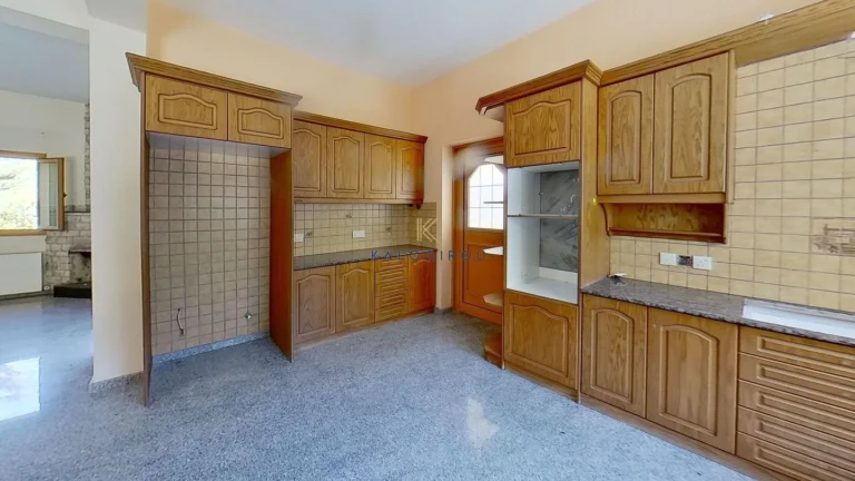 4 Bedroom House for Sale in Kampos, Nicosia District