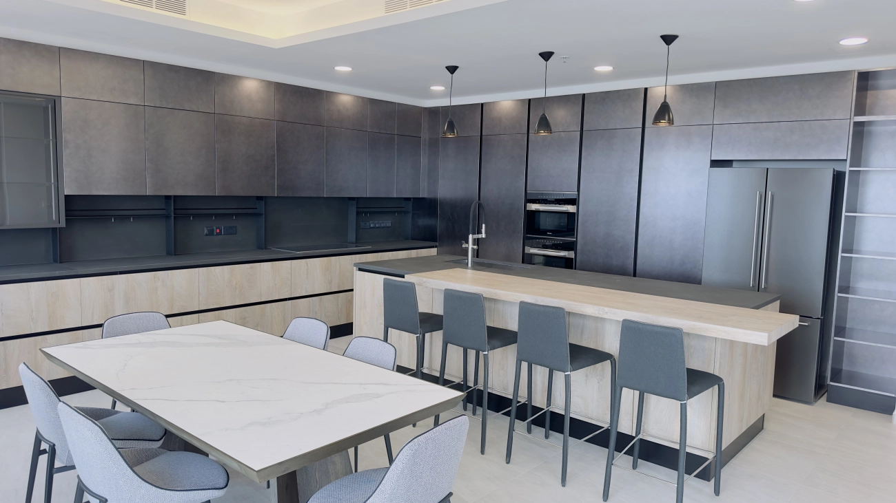 5 Bedroom Apartment for Rent in Mouttagiaka Tourist Area, Limassol District