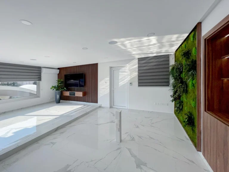 125m² Office for Rent in Limassol District