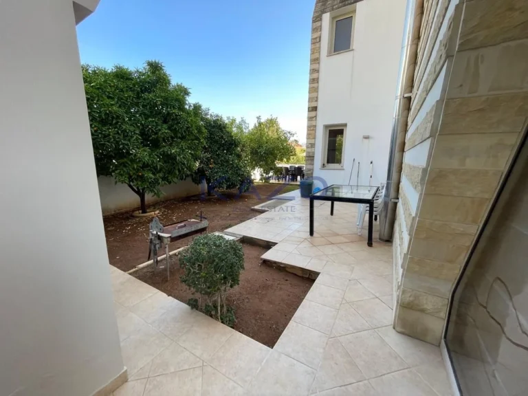 5 Bedroom House for Rent in Limassol District