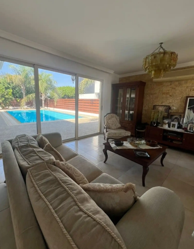 Cheap Houses and Villas for Sale Nicosia up to 600000 euro