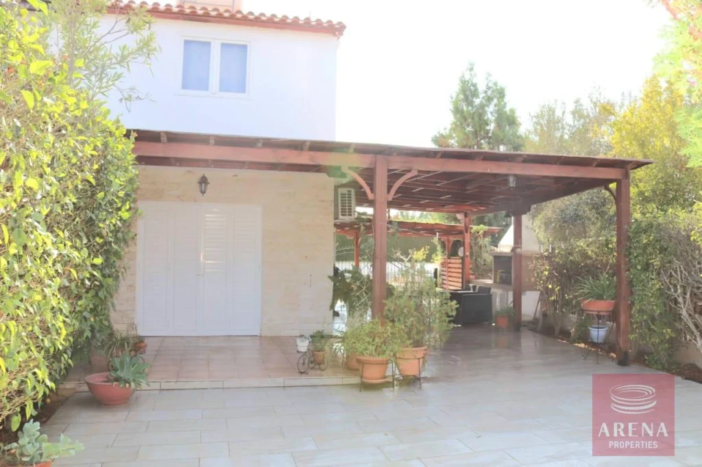 2 Bedroom House for Sale in Pervolia Larnacas
