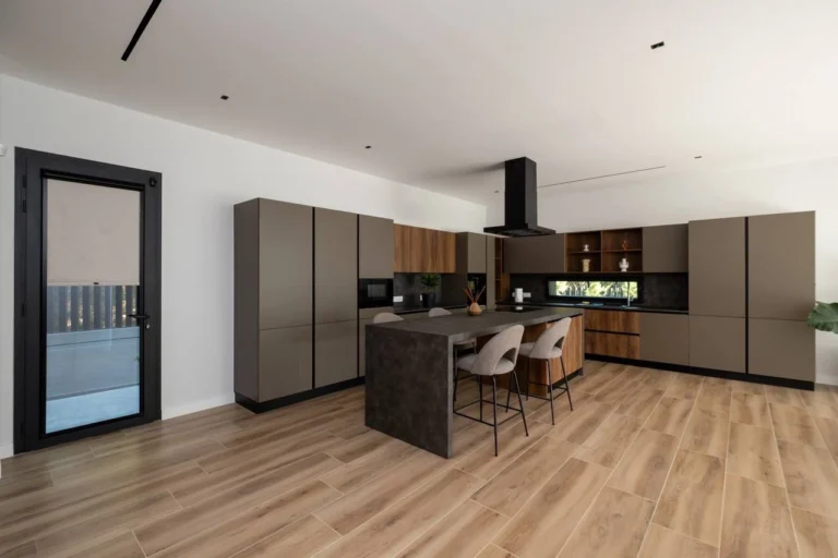 6+ Bedroom House for Rent in Souni, Limassol District