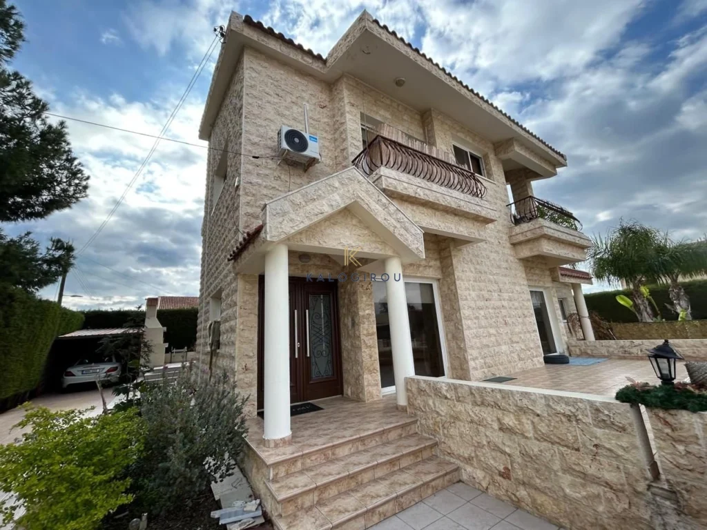 4 Bedroom House for Sale in Pervolia Larnacas