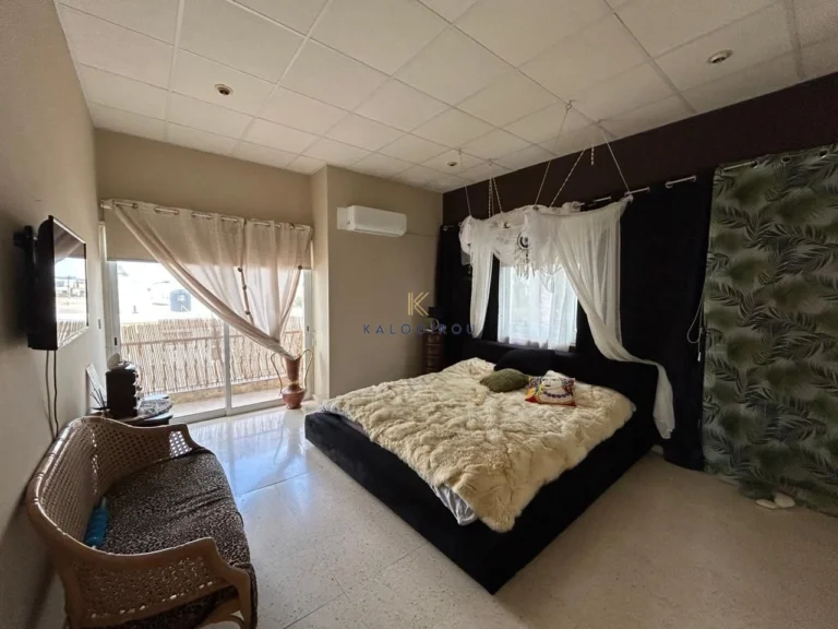 4 Bedroom House for Sale in Pervolia Larnacas