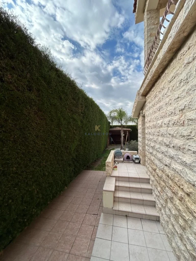 4 Bedroom House for Sale in Pervolia Larnacas