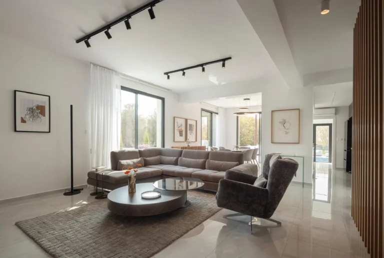 4 Bedroom House for Sale in Chlorakas, Paphos District