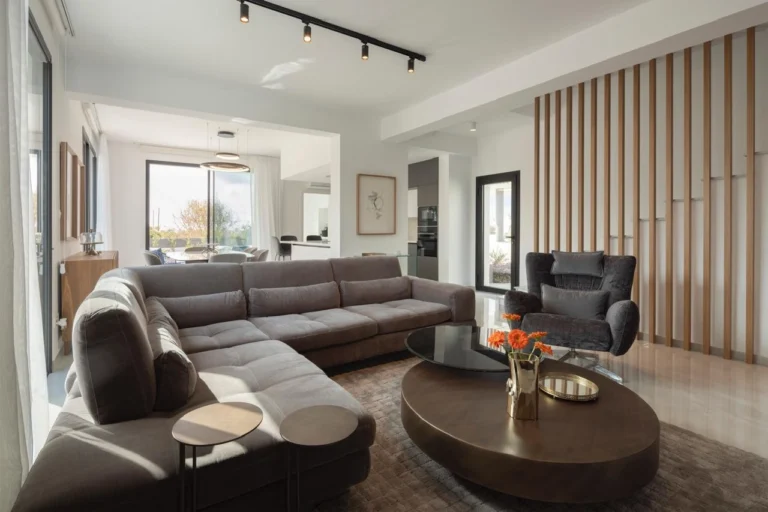 4 Bedroom House for Sale in Chlorakas, Paphos District