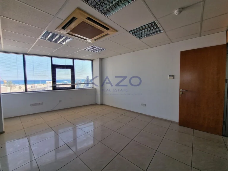 324m² Office for Rent in Larnaca – Chrysopolitissa