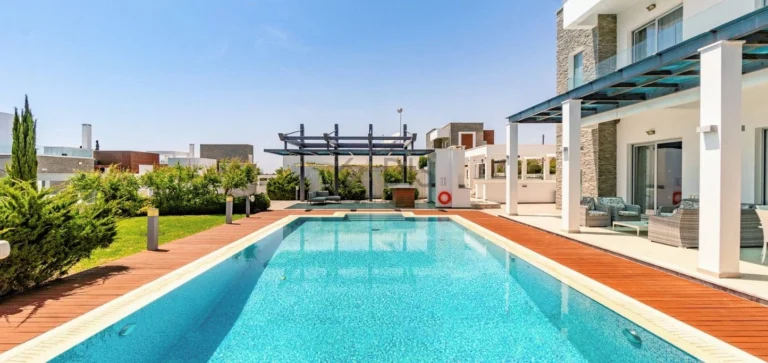 5 Bedroom House for Sale in Famagusta – Agia Napa