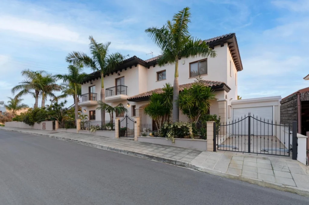 4 Bedroom House for Sale in Limassol – Agia Fyla