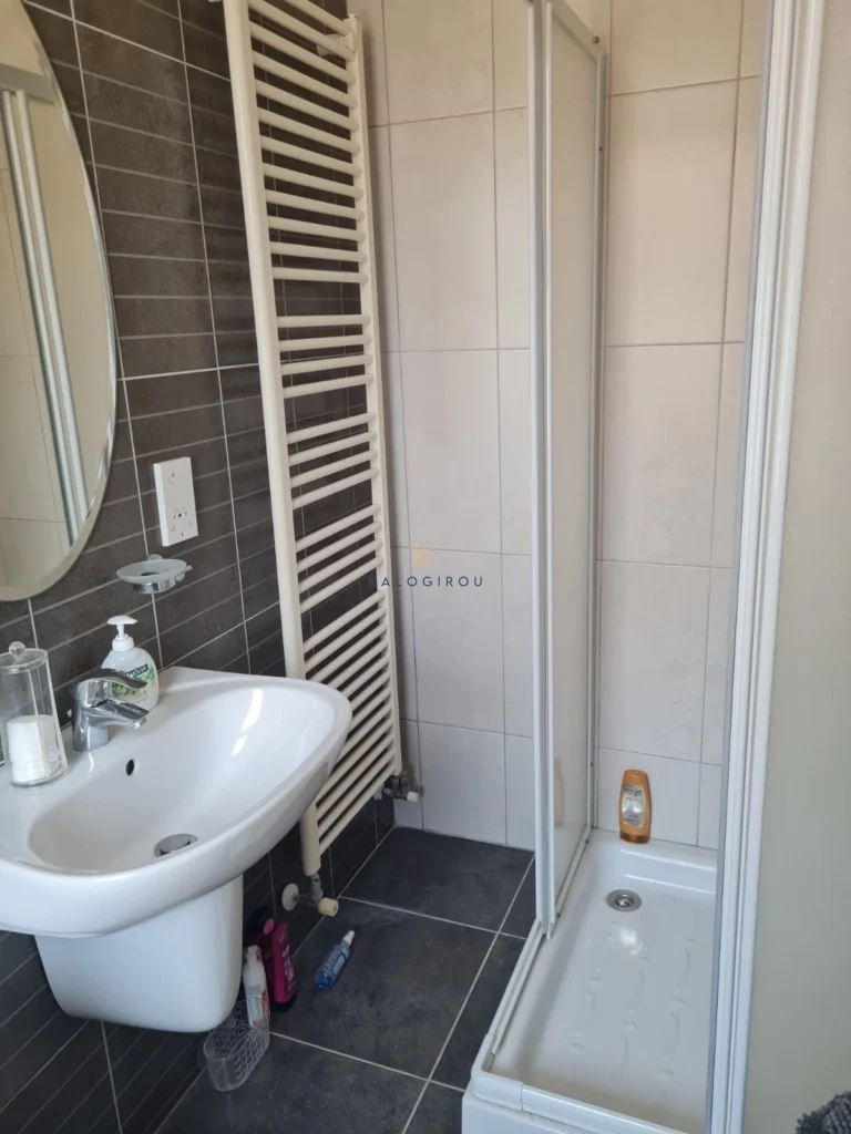 5 Bedroom House for Sale in Pervolia Larnacas