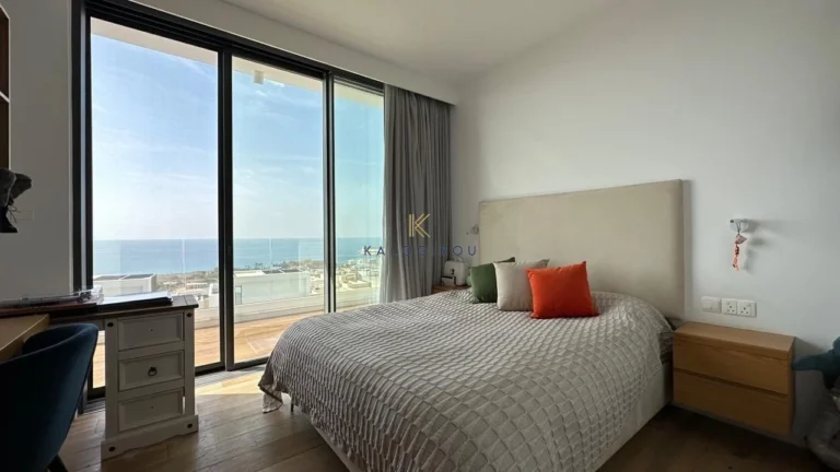 5 Bedroom House for Sale in Chlorakas, Paphos District