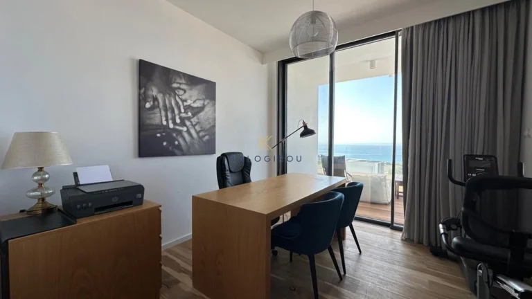 5 Bedroom House for Sale in Chlorakas, Paphos District