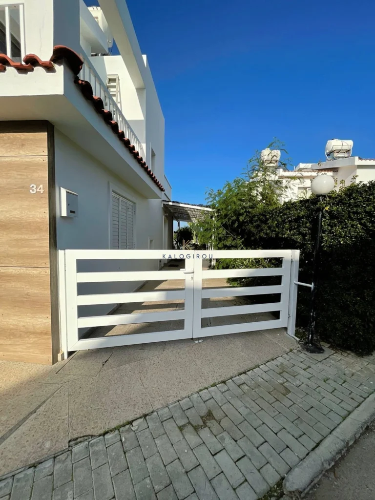 2 Bedroom House for Sale in Pervolia Larnacas