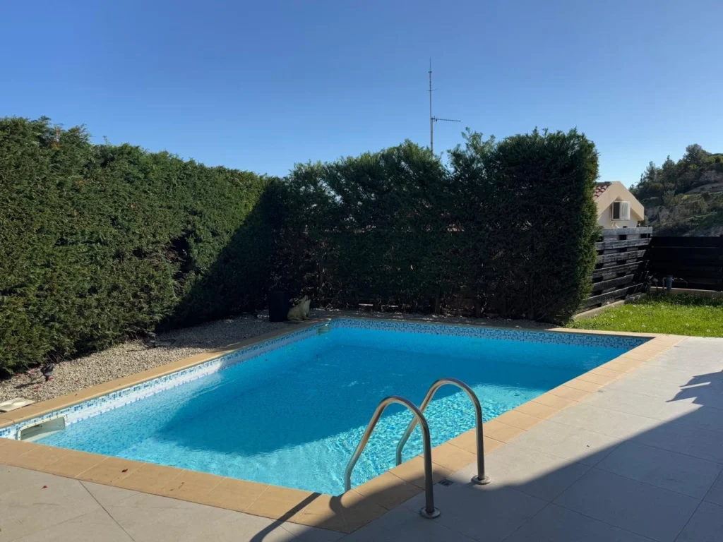 3 Bedroom House for Rent in Agios Tychonas, Limassol District