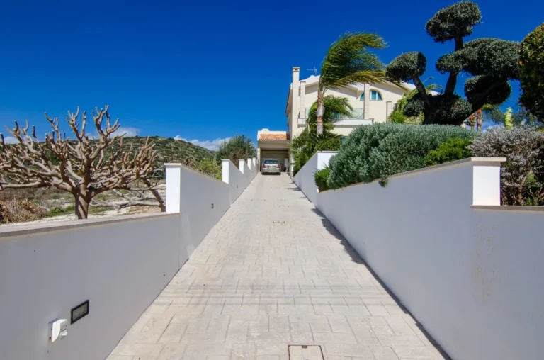 5 Bedroom House for Sale in Pyrgos Lemesou, Limassol District