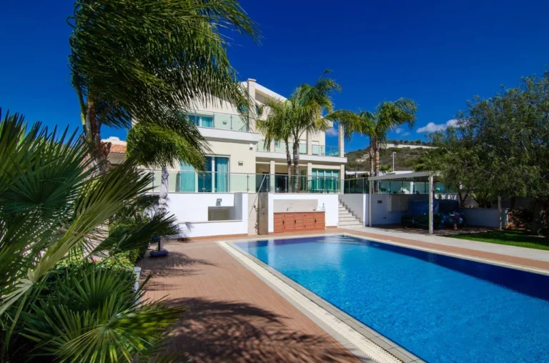 5 Bedroom House for Sale in Pyrgos Lemesou, Limassol District