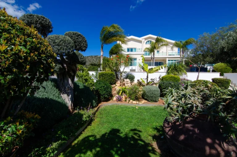 5 Bedroom House for Sale in Pyrgos Lemesou, Limassol District