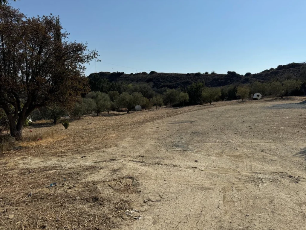 1,250m² Plot for Sale in Agios Tychonas, Limassol District