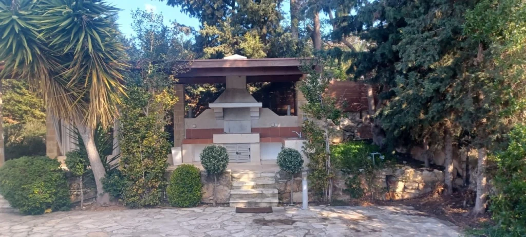 3 Bedroom House for Sale in Kamares, Paphos District