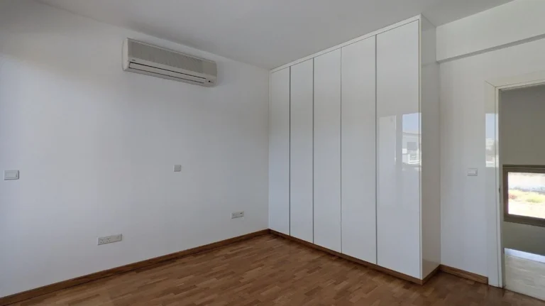 5 Bedroom House for Sale in Aglantzia, Nicosia District