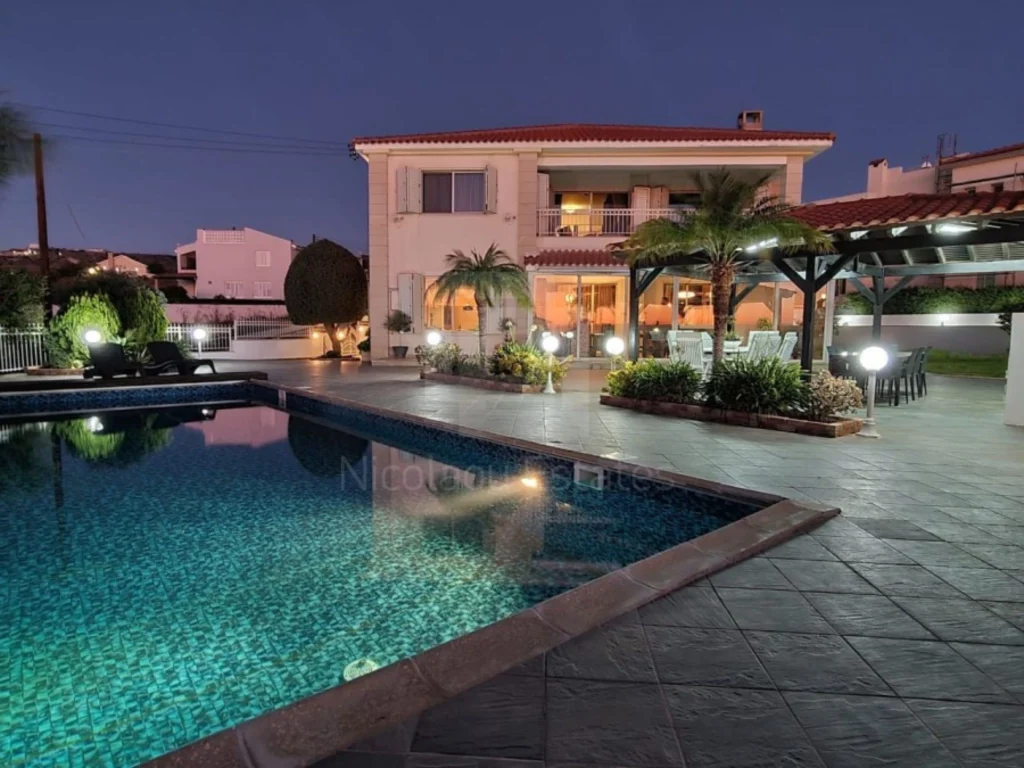 6+ Bedroom House for Sale in Konia, Paphos District