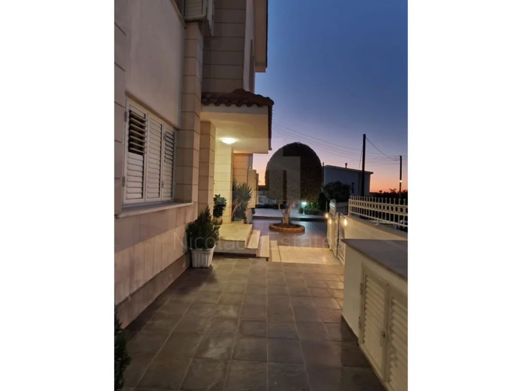 6+ Bedroom House for Sale in Konia, Paphos District