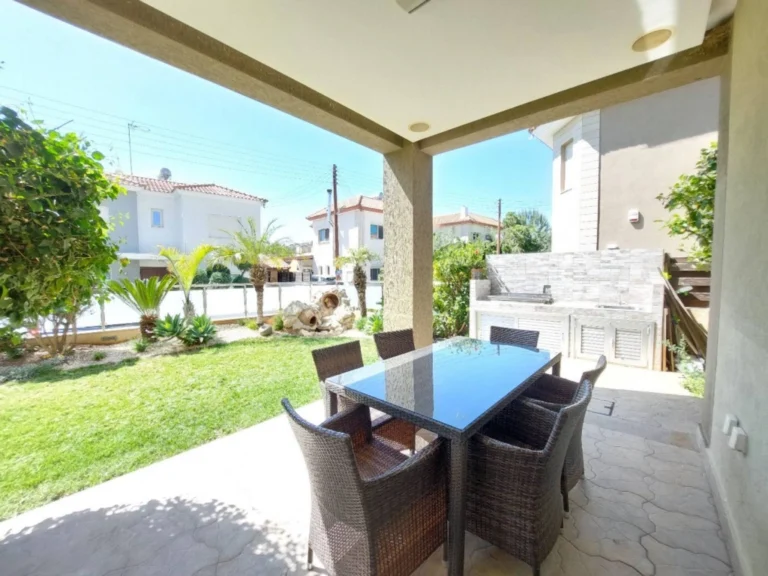 4 Bedroom House for Sale in Palodeia, Limassol District