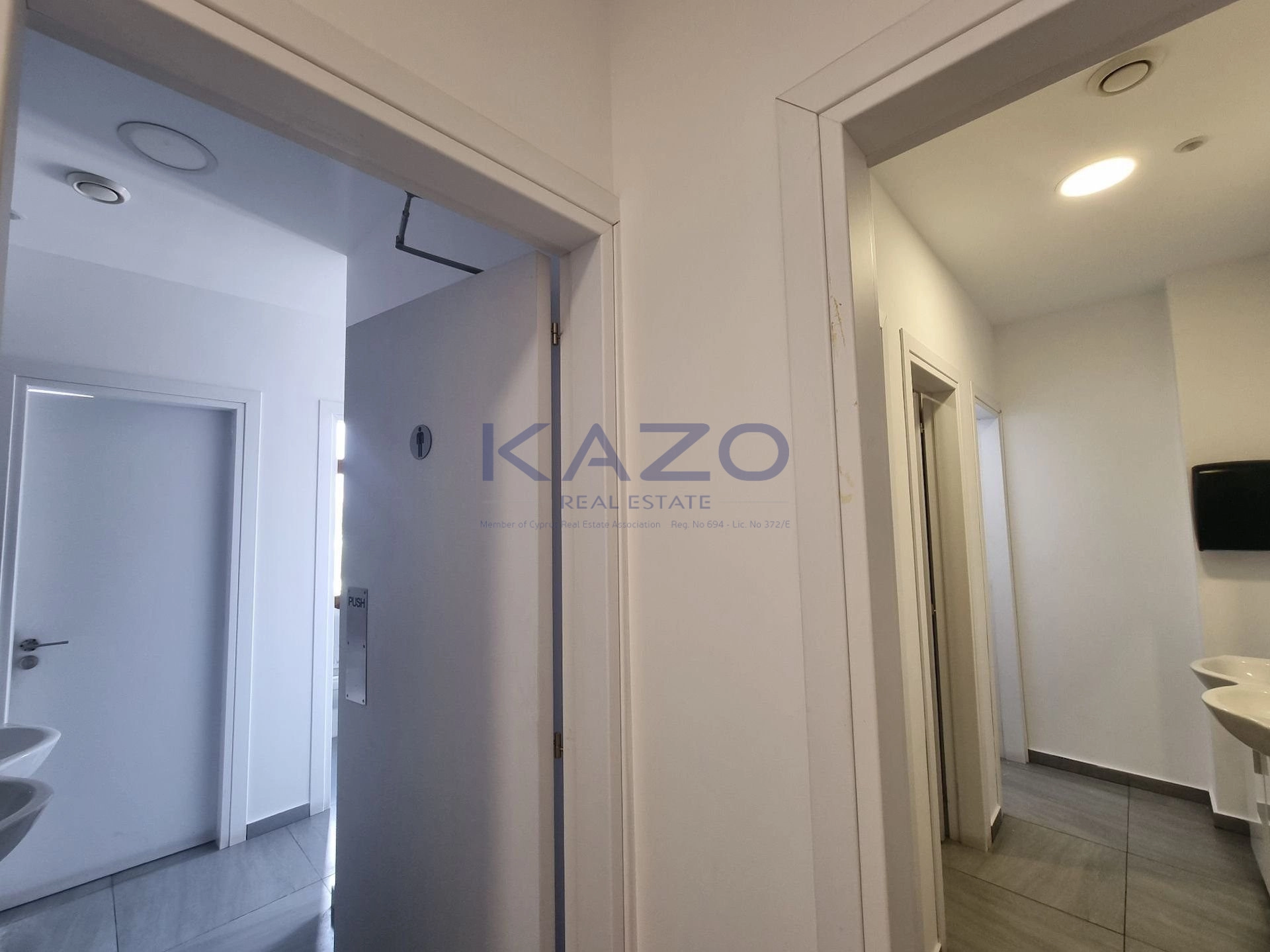 685m² Office for Rent in Limassol – Linopetra