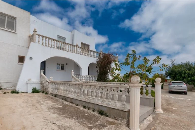 6+ Bedroom House for Sale in Famagusta District