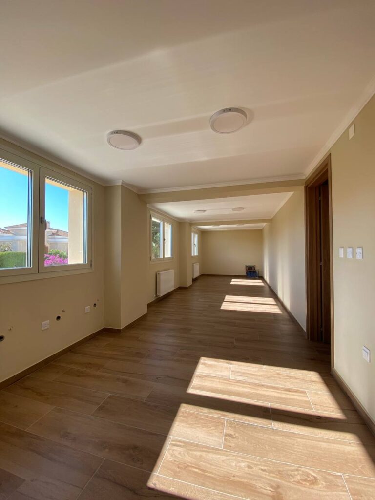 200m² Office for Rent in Parekklisia, Limassol District