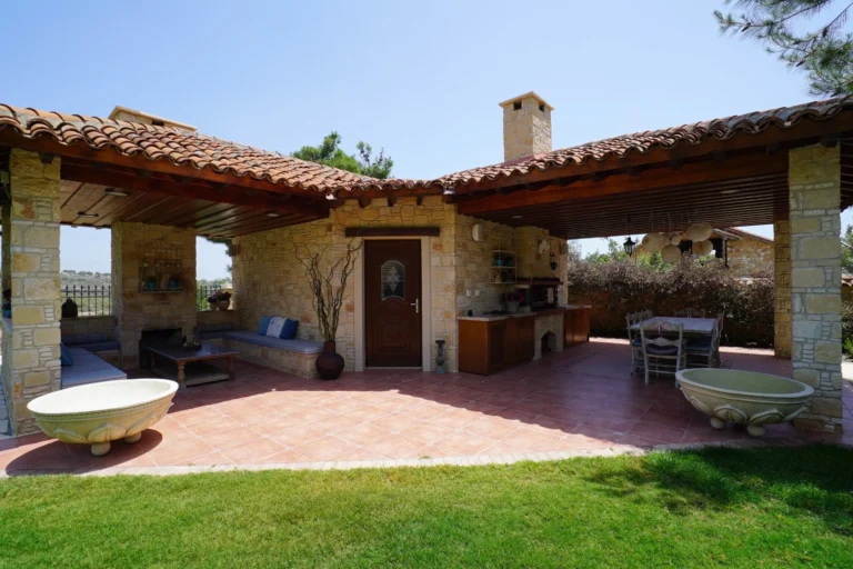 6+ Bedroom House for Sale in Souni, Limassol District